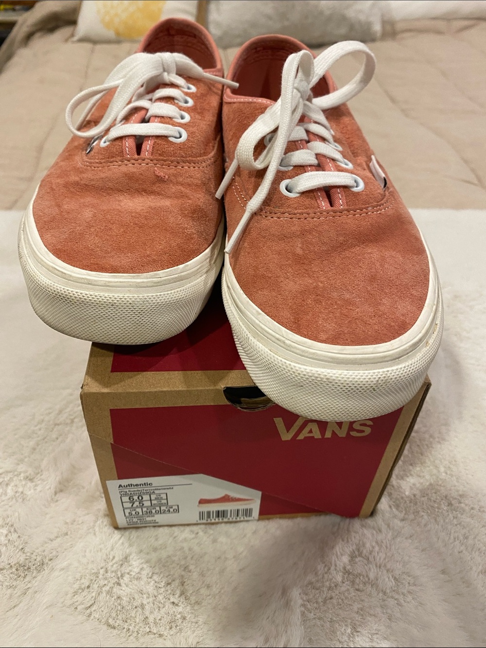 Vans Pig Suede Authentic Sneakers - Picture 4 of 11
